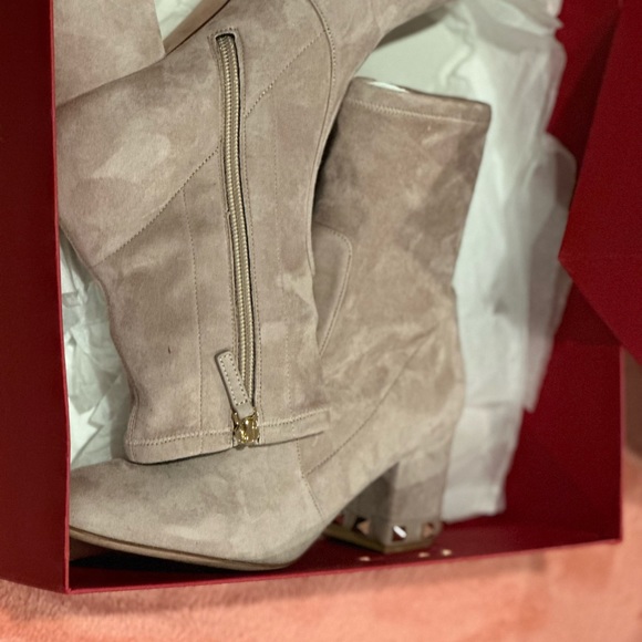 Suede Beige Valentino boots with studs on heels. From the RealReal. - Picture 8 of 10